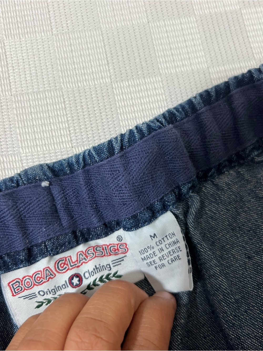 Women's Blue Elastic-Waist Jean Shorts - Picture 4 of 4
